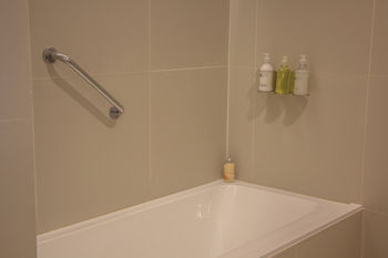 Deep Soaking Bathtub